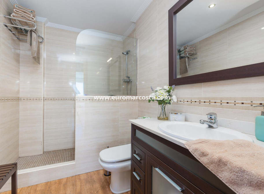 Objekte zum Wiederverkauf - Wohnung - Torrevieja - TORREVIEJA