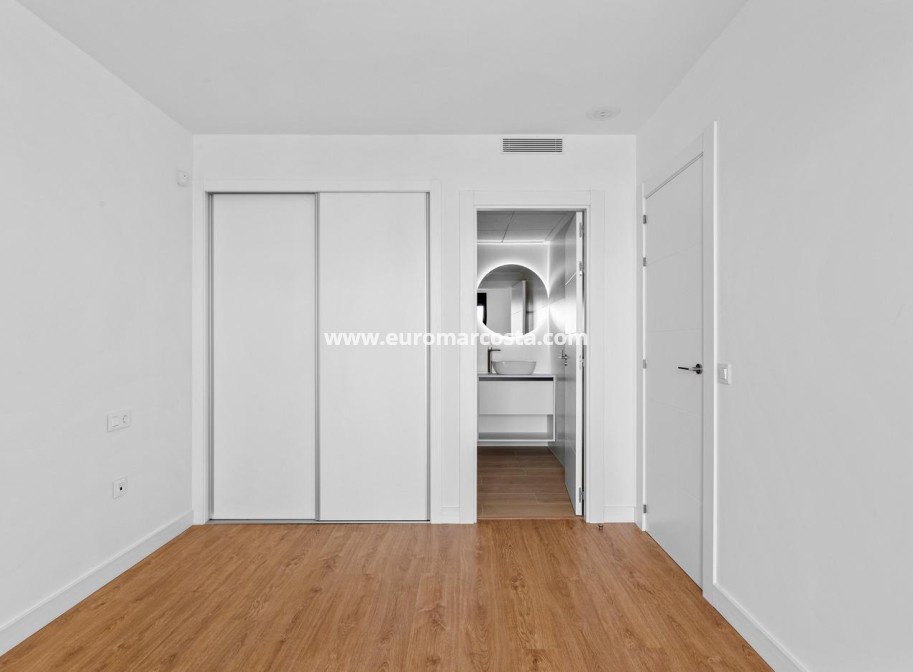 Objekte zum Wiederverkauf - Wohnung - Orihuela Costa