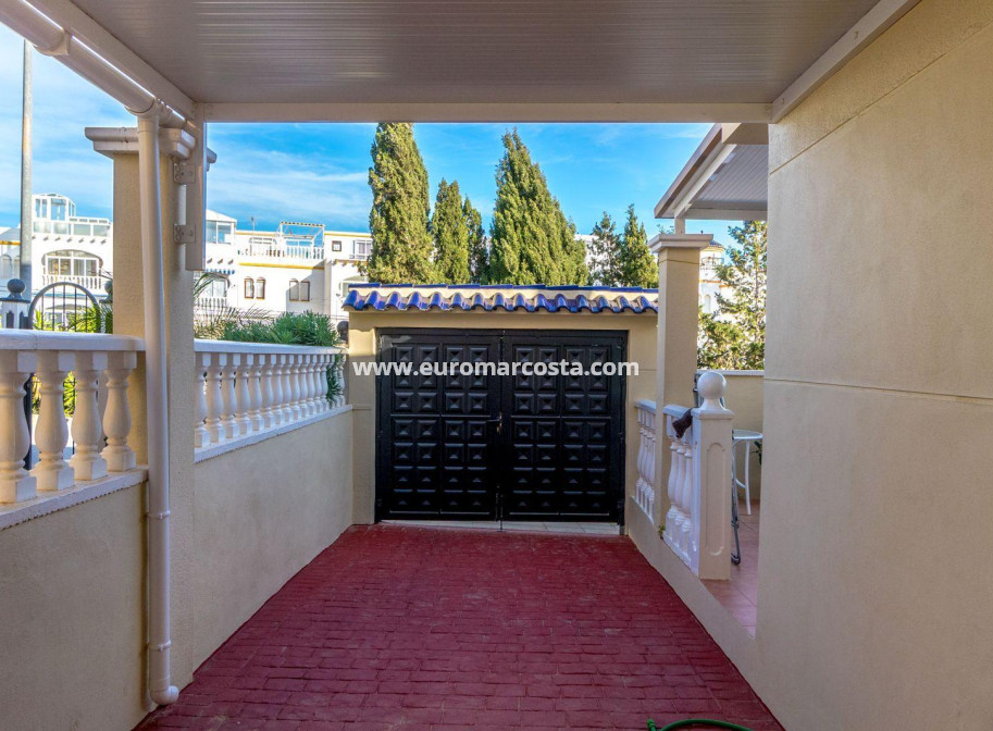 Sale - Casa - Orihuela Costa