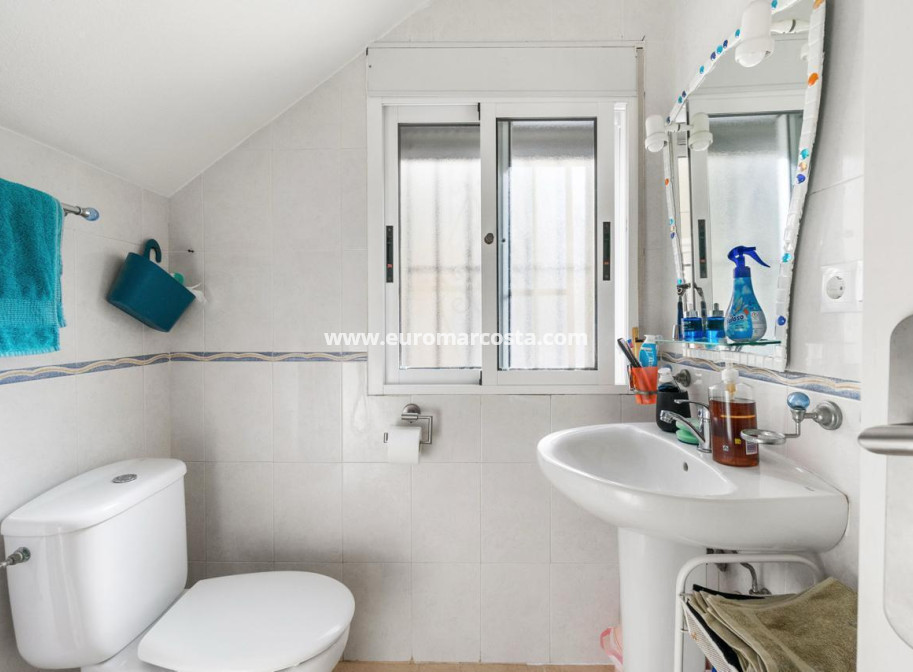 Sale - Casa - Orihuela Costa