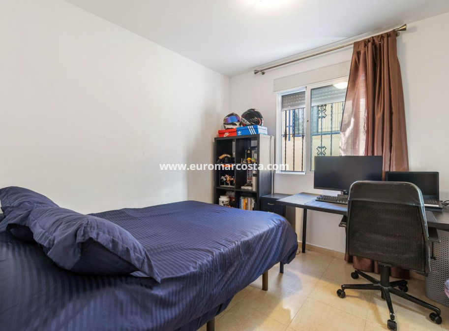 Sale - Casa - Orihuela Costa