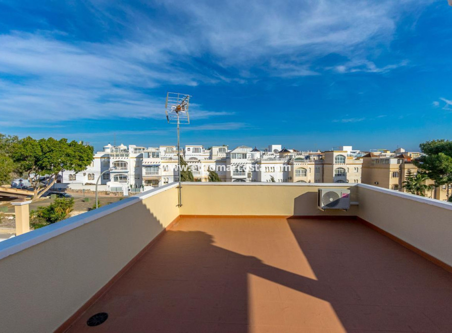 Sale - Casa - Orihuela Costa