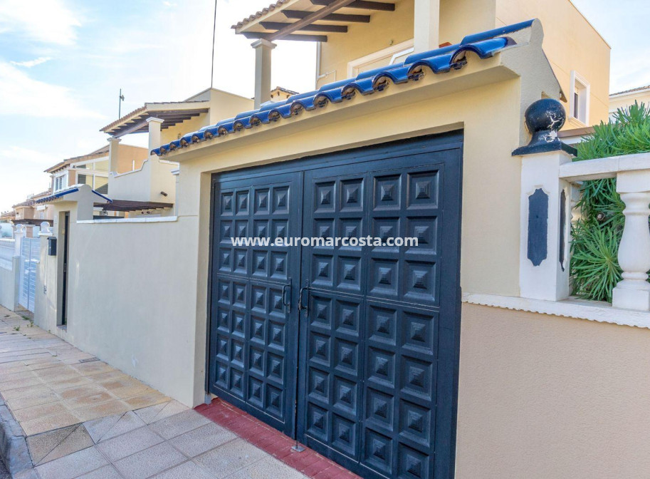 Sale - Casa - Orihuela Costa