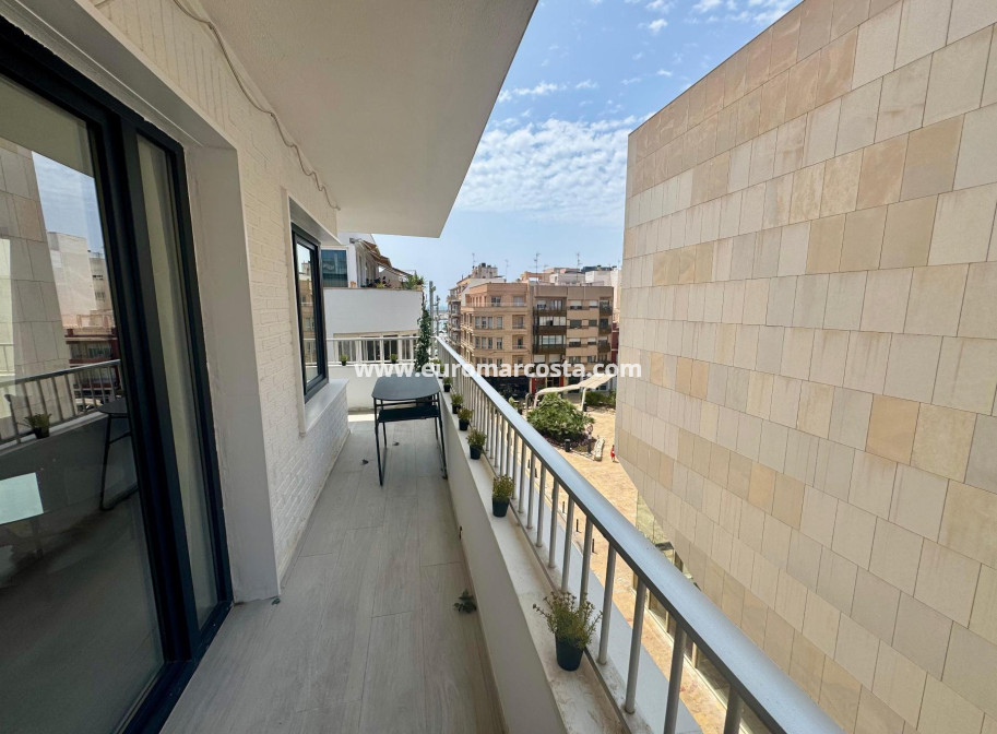 Venta - Apartamento / piso - Torrevieja - TORREVIEJA