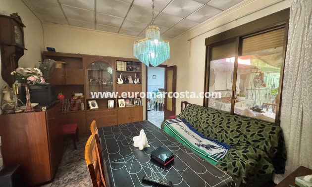 Venta - Casa - Benejúzar