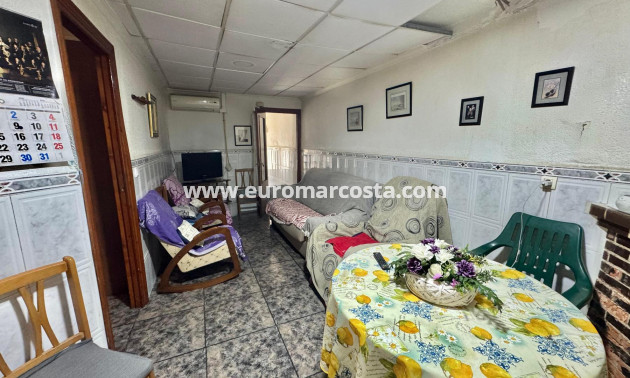 Venta - Casa - Benejúzar