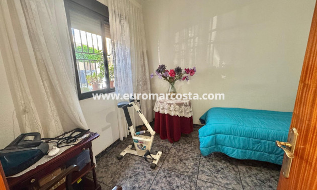 Venta - Casa - Benejúzar