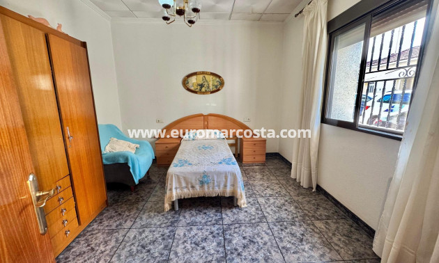 Venta - Casa - Benejúzar