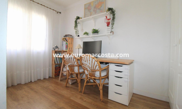 Sale - Apartment / flat - Torrevieja - TORREVIEJA