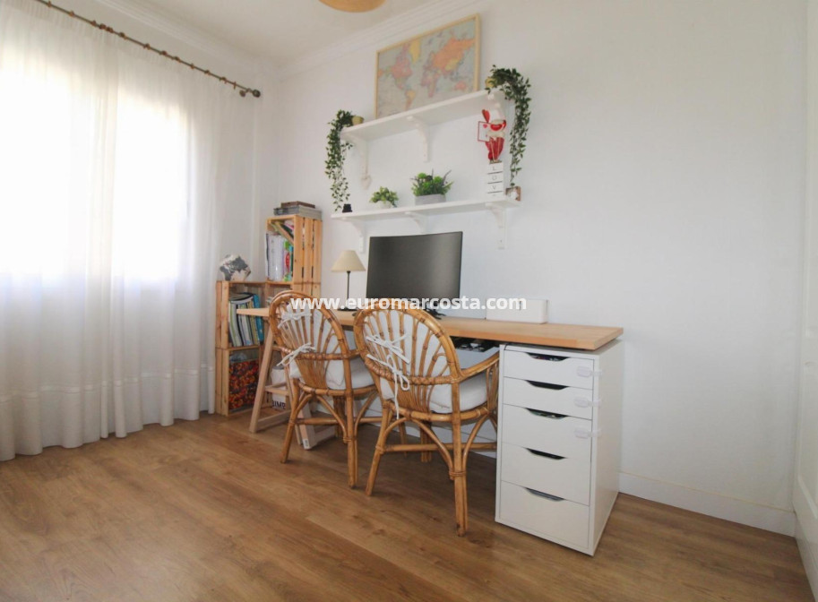 Sale - Apartment / flat - Torrevieja - TORREVIEJA