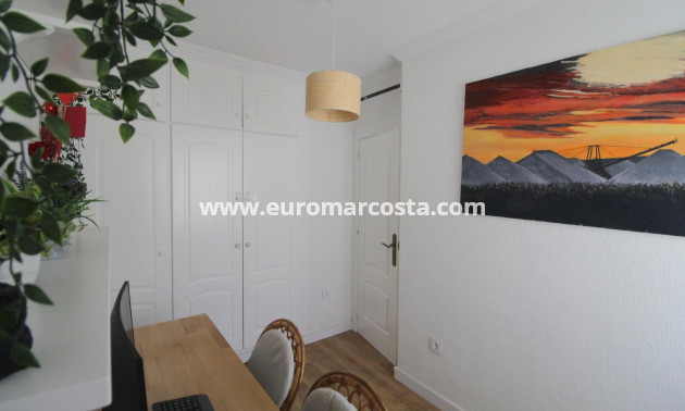 Sale - Apartment / flat - Torrevieja - TORREVIEJA