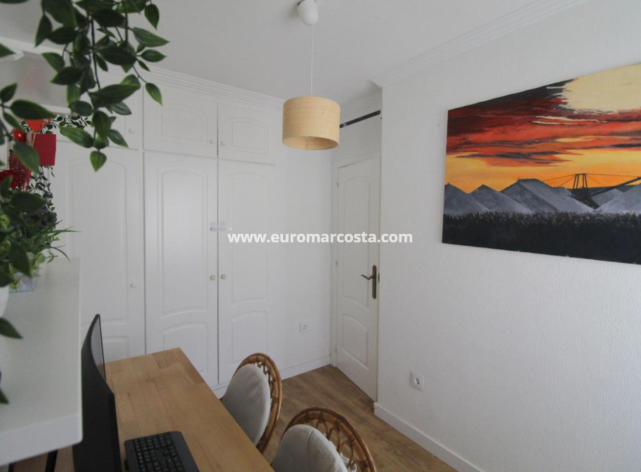 Sale - Apartment / flat - Torrevieja - TORREVIEJA