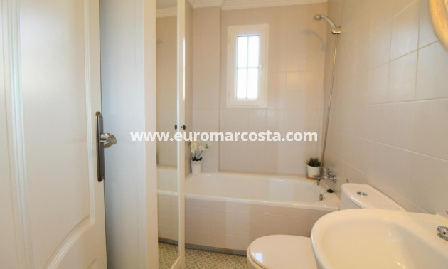 Sale - Apartment / flat - Torrevieja - TORREVIEJA