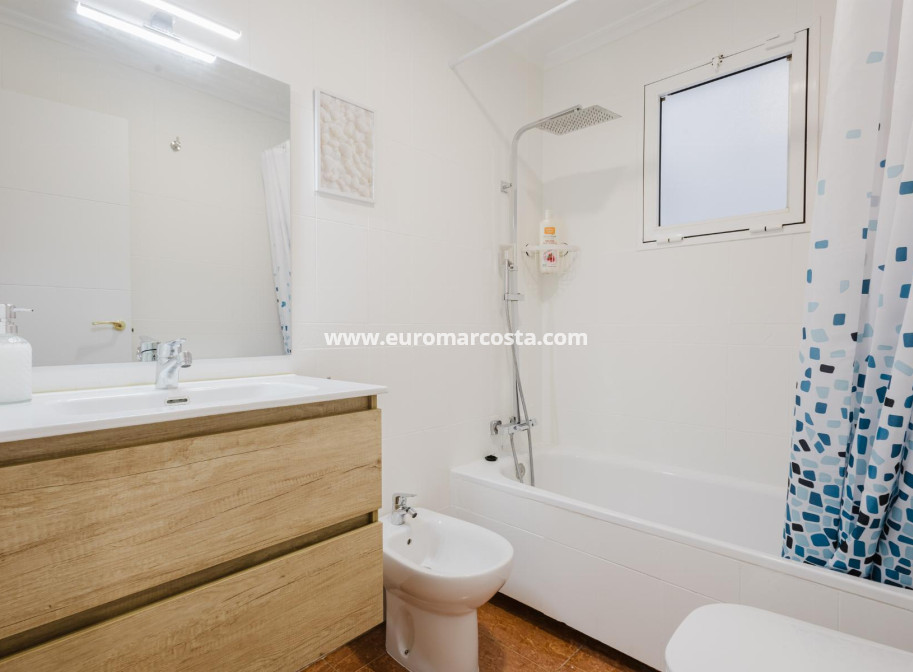 Sale - Apartment / flat - Torrevieja - TORREVIEJA