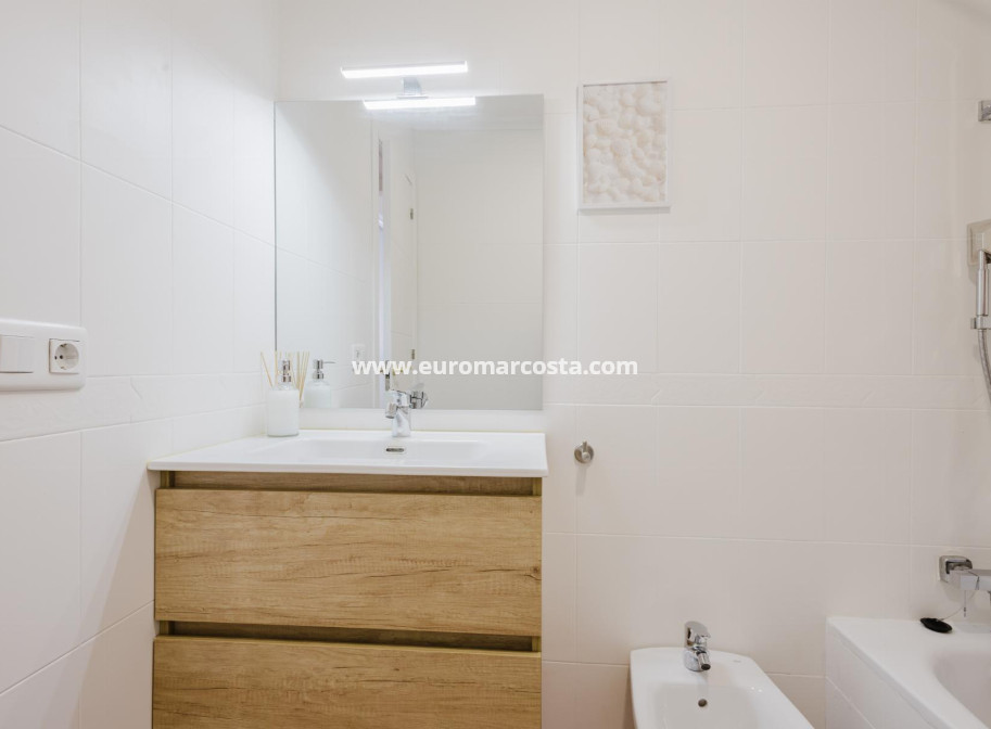 Sale - Apartment / flat - Torrevieja - TORREVIEJA