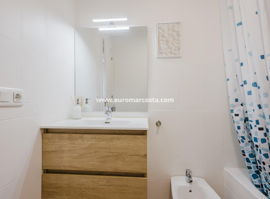 Sale - Apartment / flat - Torrevieja - TORREVIEJA