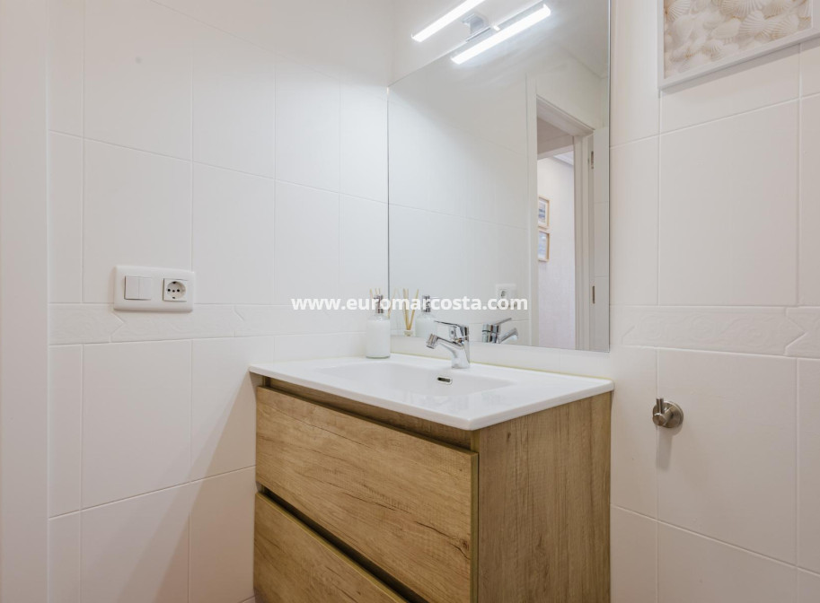 Sale - Apartment / flat - Torrevieja - TORREVIEJA
