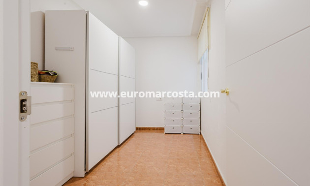 Sale - Apartment / flat - Torrevieja - TORREVIEJA