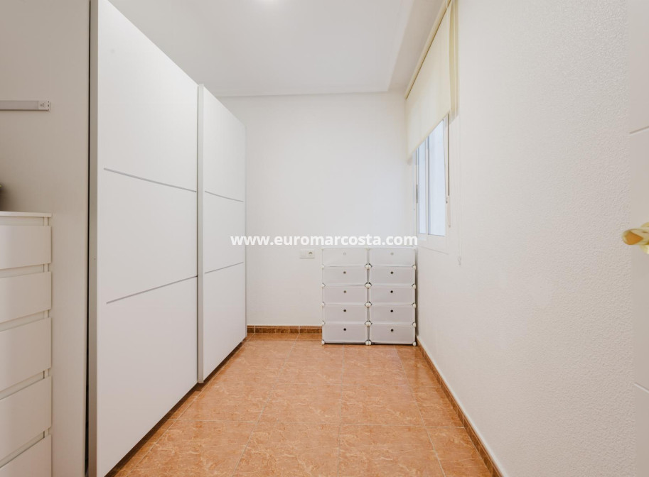 Sale - Apartment / flat - Torrevieja - TORREVIEJA