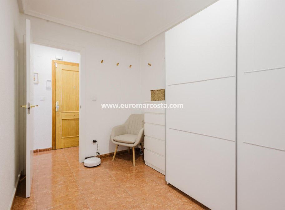 Sale - Apartment / flat - Torrevieja - TORREVIEJA