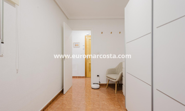 Sale - Apartment / flat - Torrevieja - TORREVIEJA