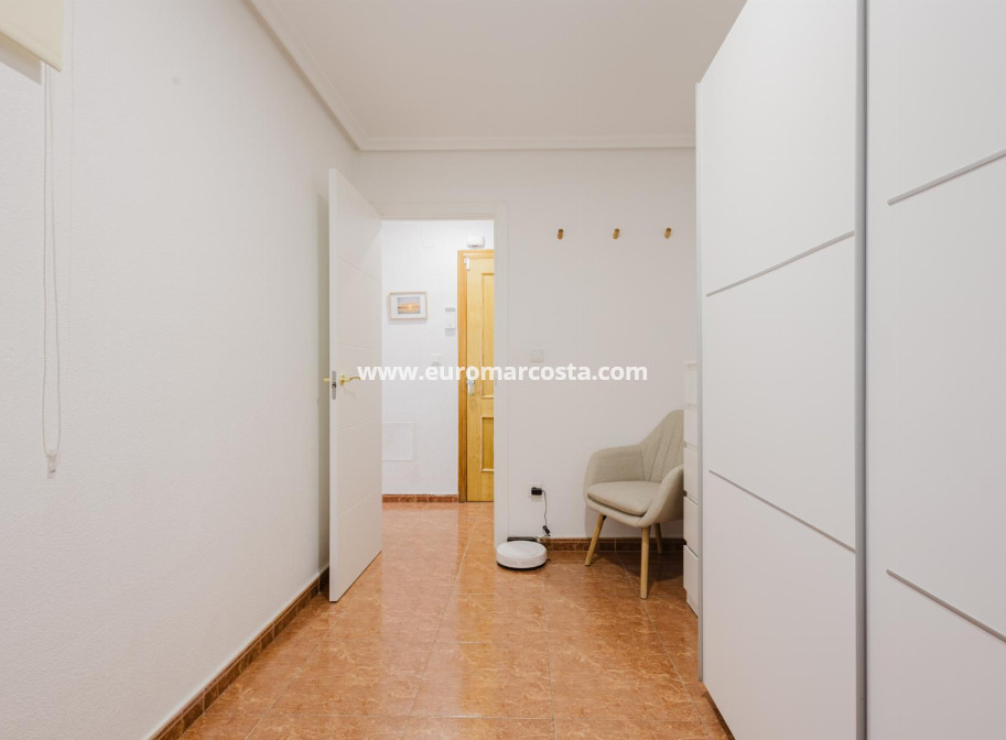 Sale - Apartment / flat - Torrevieja - TORREVIEJA