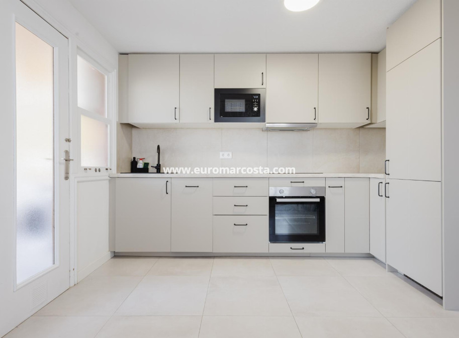 Objekte zum Wiederverkauf - Wohnung - Torrevieja - TORREVIEJA