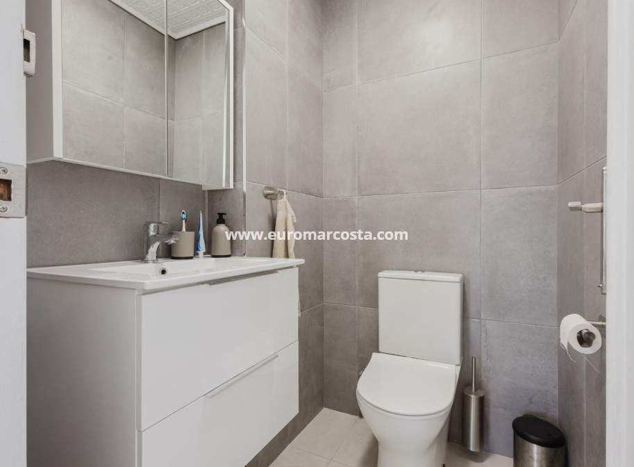 Objekte zum Wiederverkauf - Wohnung - Torrevieja - TORREVIEJA