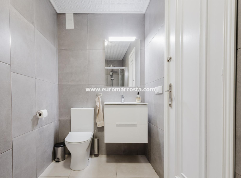 Objekte zum Wiederverkauf - Wohnung - Torrevieja - TORREVIEJA
