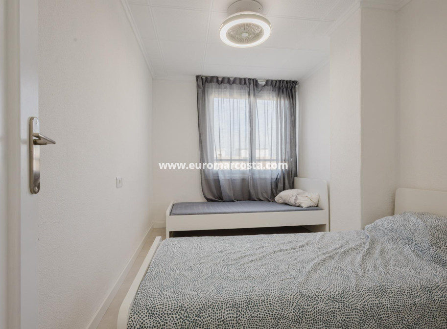 Objekte zum Wiederverkauf - Wohnung - Torrevieja - TORREVIEJA