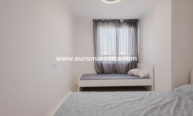 Objekte zum Wiederverkauf - Wohnung - Torrevieja - TORREVIEJA