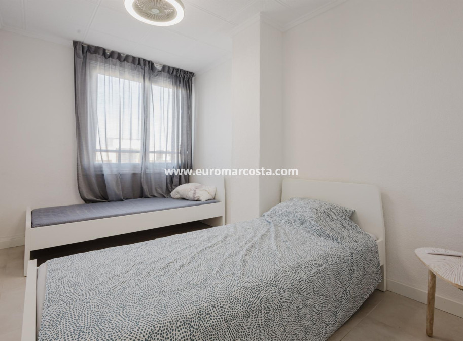 Objekte zum Wiederverkauf - Wohnung - Torrevieja - TORREVIEJA