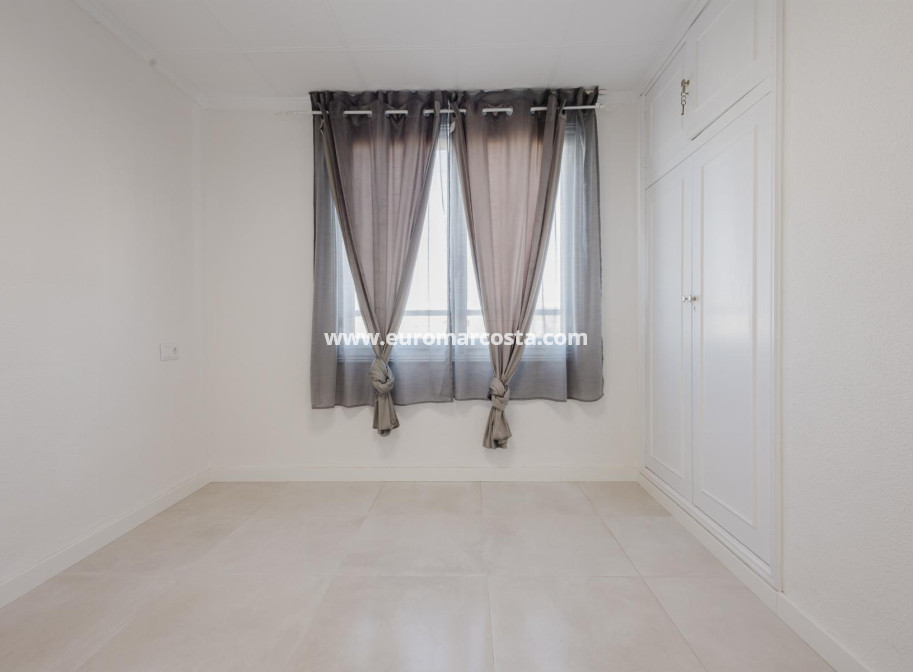 Objekte zum Wiederverkauf - Wohnung - Torrevieja - TORREVIEJA