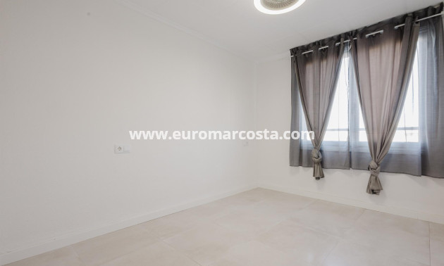 Objekte zum Wiederverkauf - Wohnung - Torrevieja - TORREVIEJA