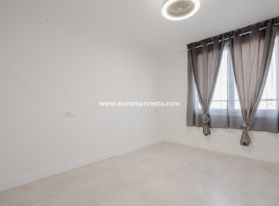 Objekte zum Wiederverkauf - Wohnung - Torrevieja - TORREVIEJA