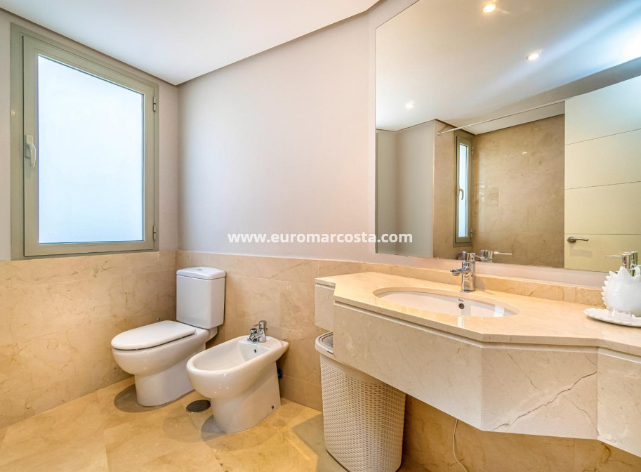 Sale - Apartment / flat - Orihuela Costa - Las Colinas Golf