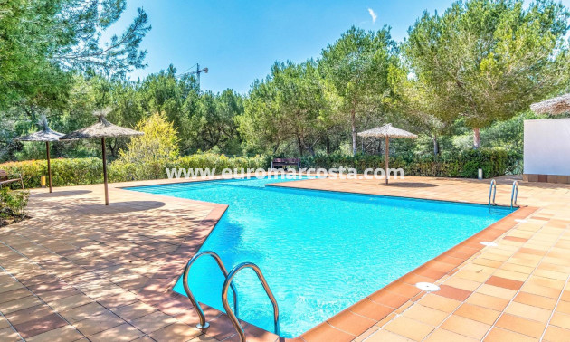 Sale - Apartment / flat - Orihuela Costa - Las Colinas Golf