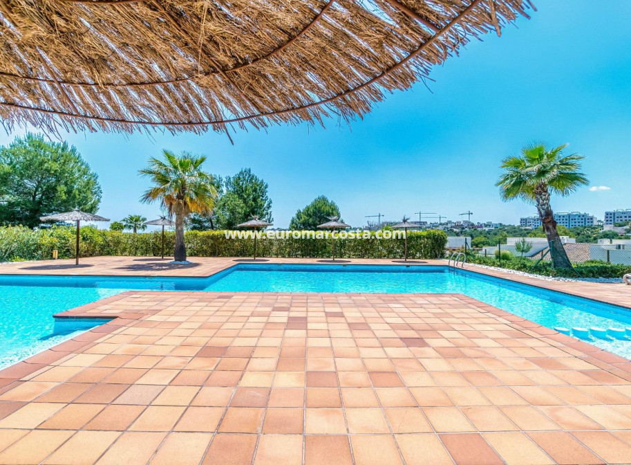 Sale - Apartment / flat - Orihuela Costa - Las Colinas Golf