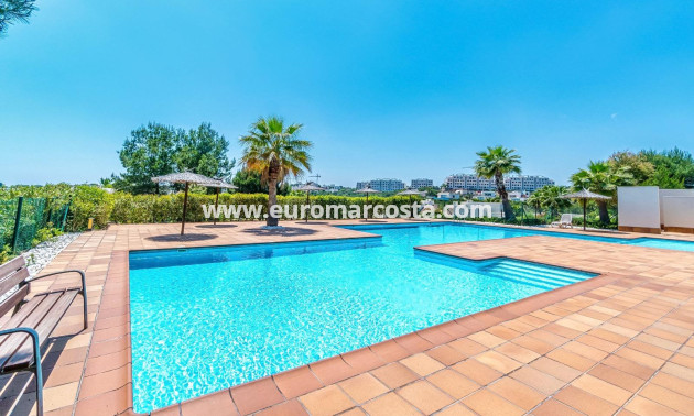 Sale - Apartment / flat - Orihuela Costa - Las Colinas Golf