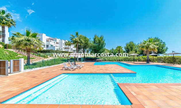 Sale - Apartment / flat - Orihuela Costa - Las Colinas Golf