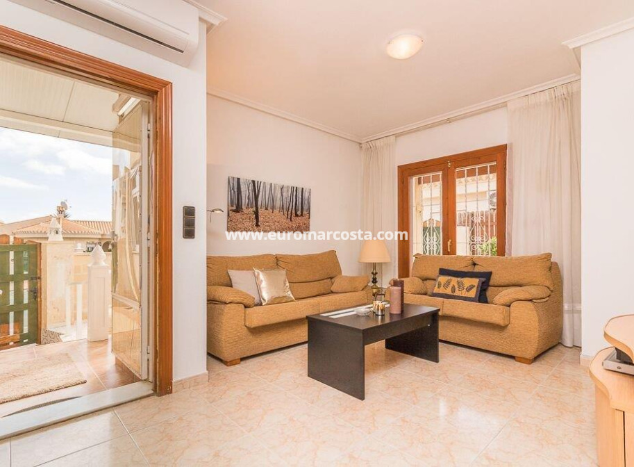 Sale - Casa - Orihuela Costa