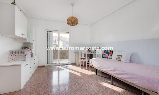 Objekte zum Wiederverkauf - Wohnung - Torrevieja - TORREVIEJA