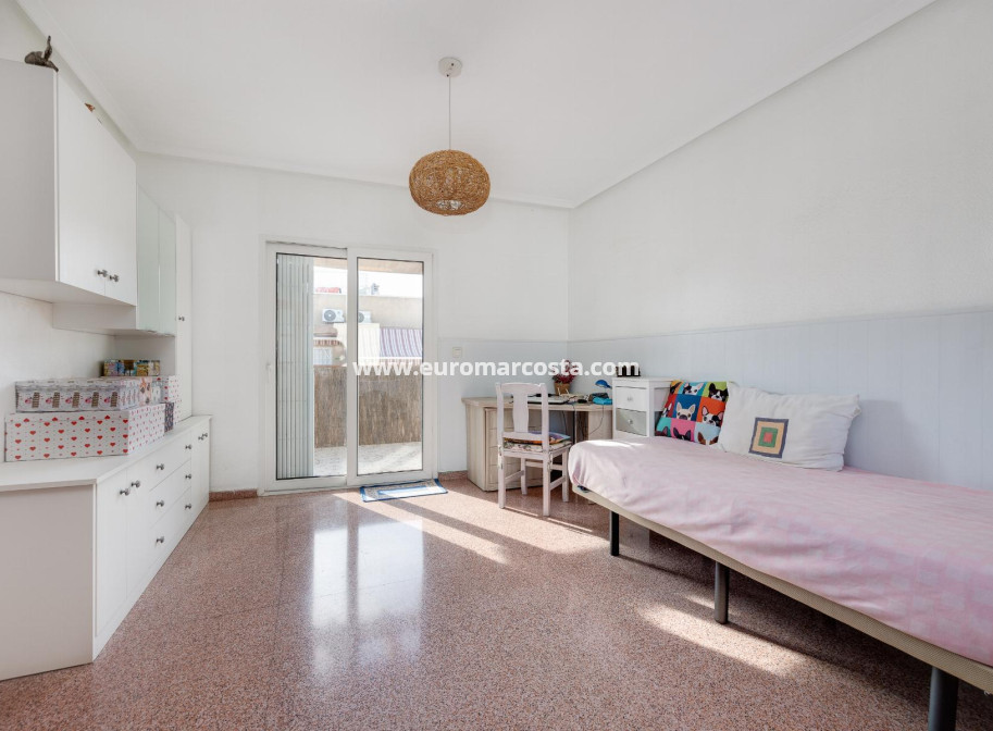 Objekte zum Wiederverkauf - Wohnung - Torrevieja - TORREVIEJA