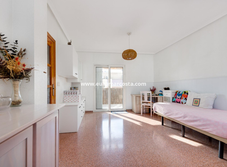 Objekte zum Wiederverkauf - Wohnung - Torrevieja - TORREVIEJA