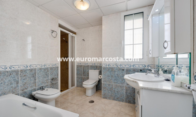 Venta - Apartamento / piso - Torrevieja - TORREVIEJA