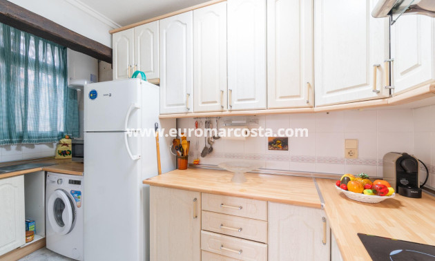 Alquiler a largo plazo - Apartamento / piso - Orihuela Costa