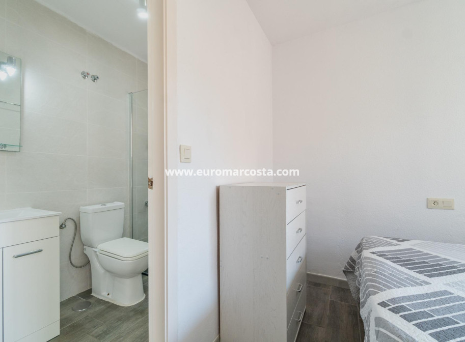 Objekte zum Wiederverkauf - Bungalow - Torrevieja - TORREVIEJA