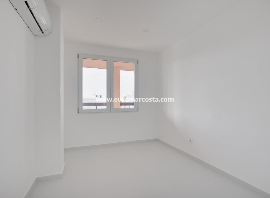 Sale - Apartment / flat - Torrevieja - TORREVIEJA
