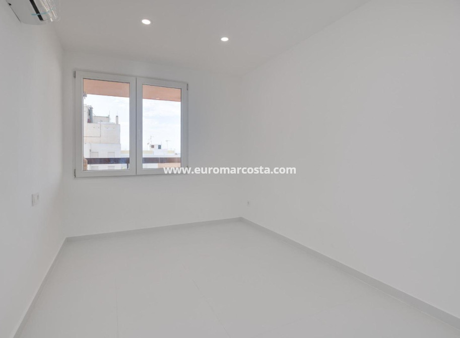 Sale - Apartment / flat - Torrevieja - TORREVIEJA