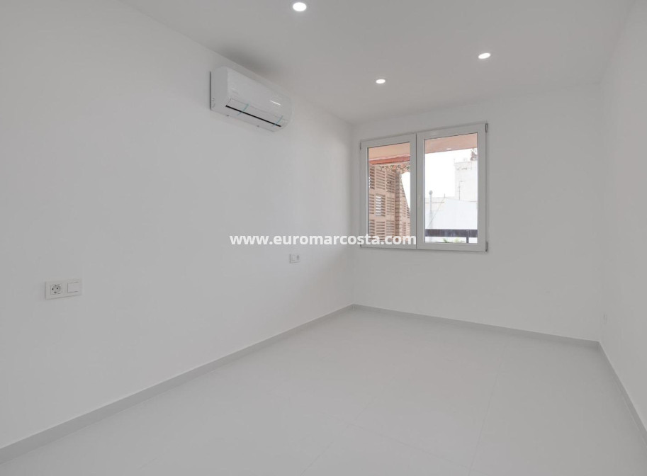 Sale - Apartment / flat - Torrevieja - TORREVIEJA